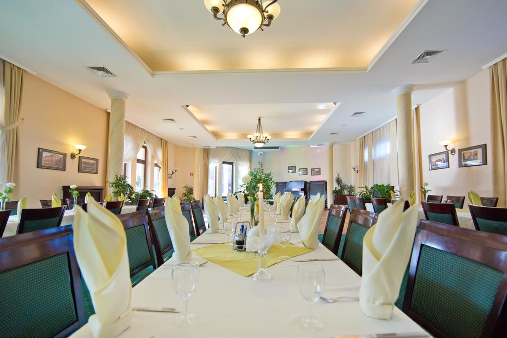 Hotel Kameralny Κίελτσε Εξωτερικό φωτογραφία